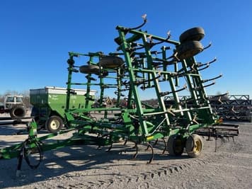 Main image John Deere 2210L
